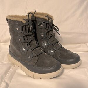 Sorel Explorer II Joan Grill/Fawn waterproof boots. Size 7.5. Like new.
